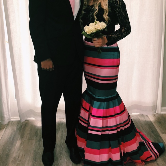 Golden Asp Prom Dress size 4, waist altered to a 2 - Picture 2 of 2